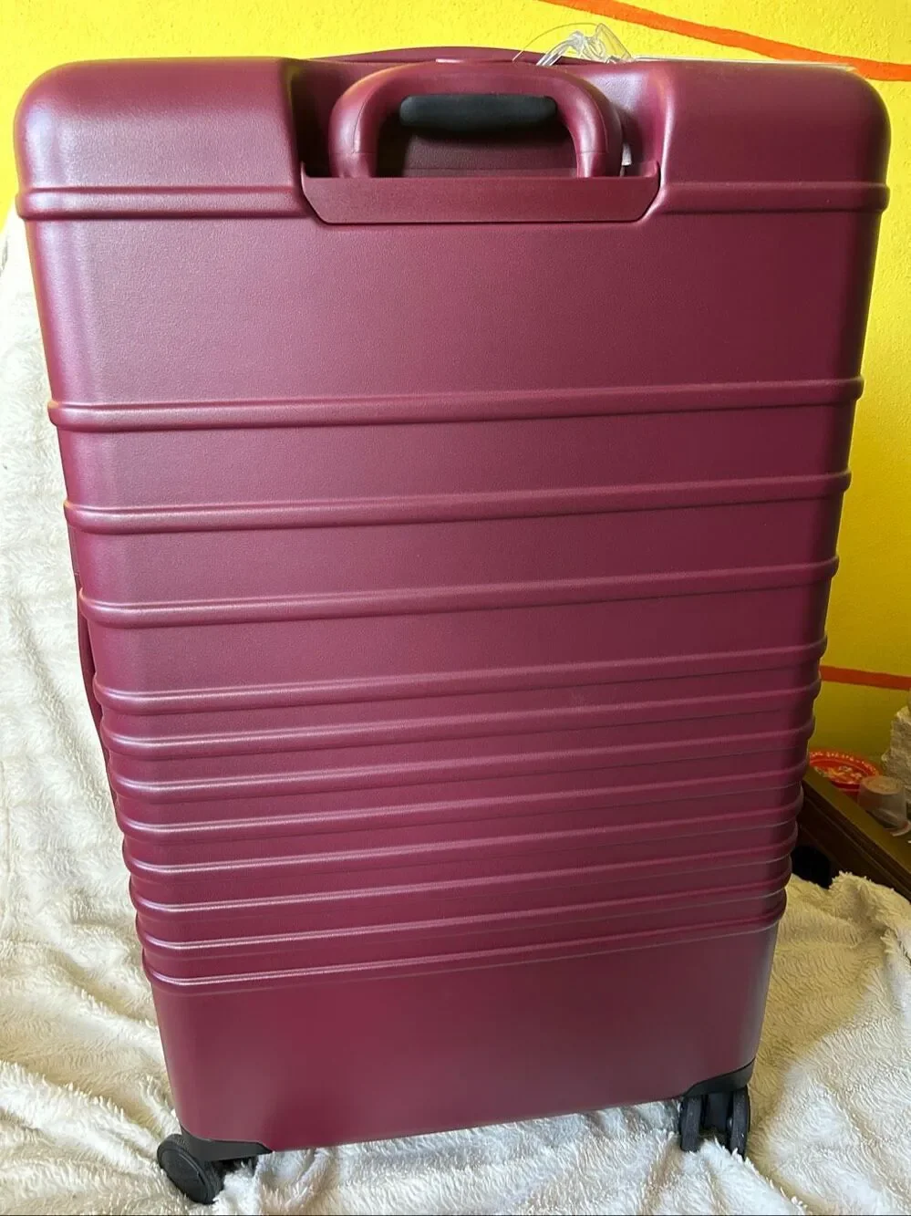 Beis NWT Large Checkin Roller Suitcase in Burgundy Red